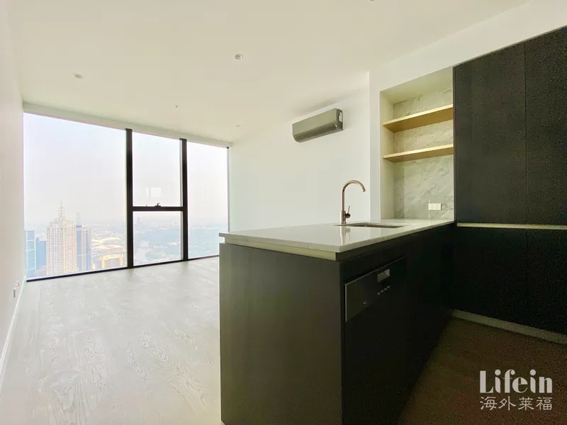 Luxury apartment in the heart of the city!!