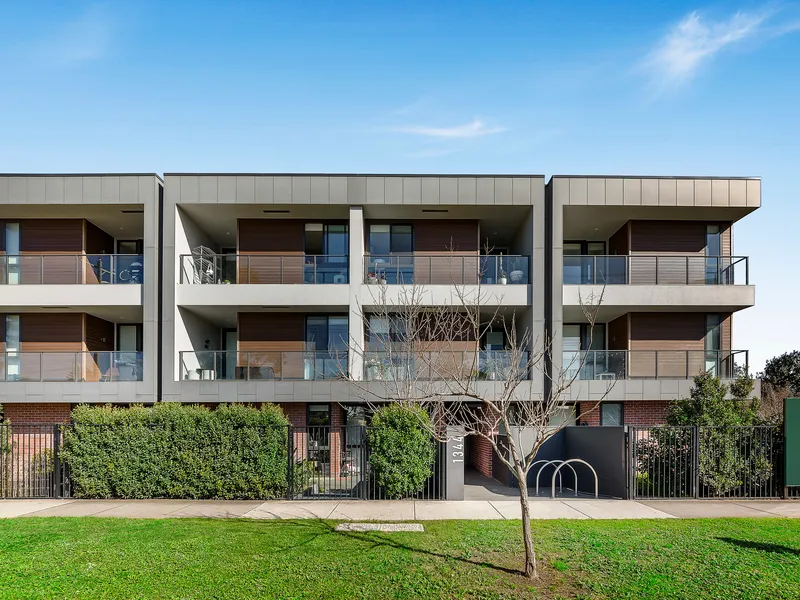 High Life Style Opposite The Fashion Capital