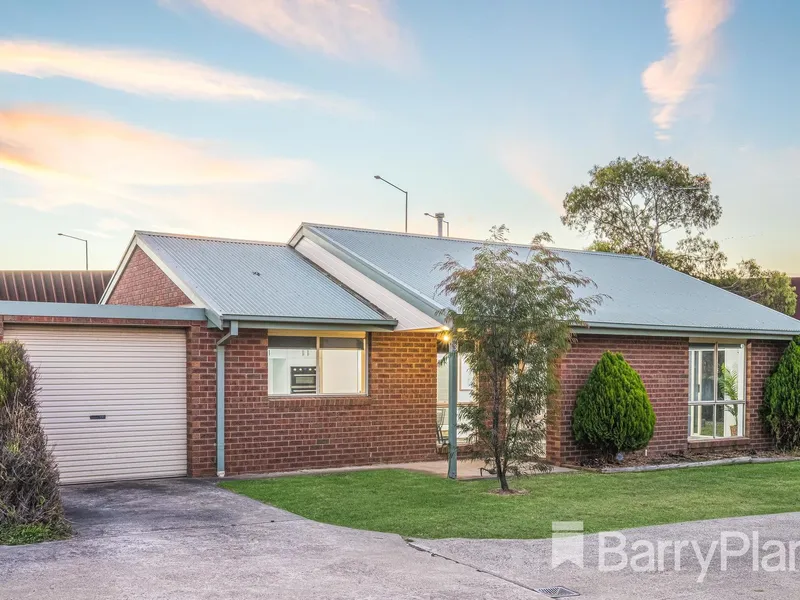 Neat and tidy unit, in convenient location.