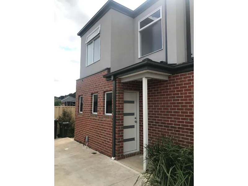 Beautiful Townhouse/s Close to Everything!