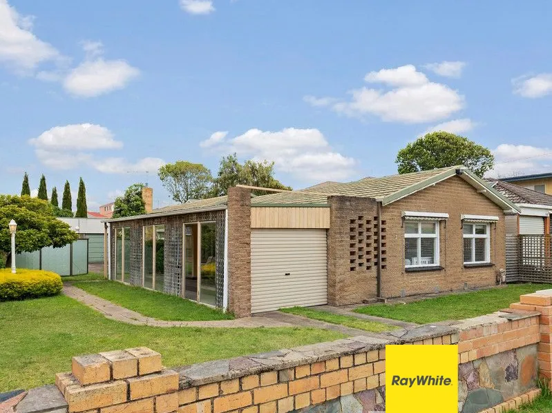 AUCTION - April 10th - 11.00am