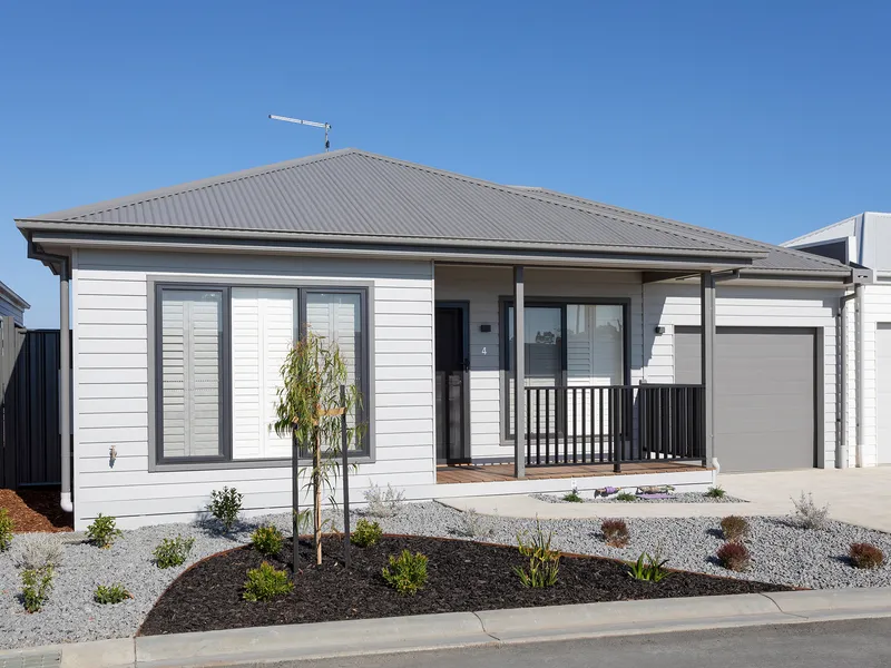 Beautiful brand new home - Ready when you are!