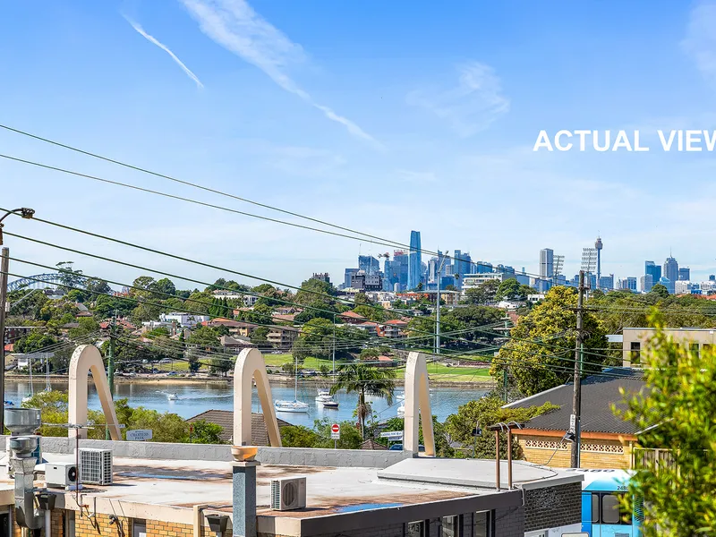 LUXURIOUS EXECUTIVE RESIDENCE WITH BREATHTAKING VIEWS 