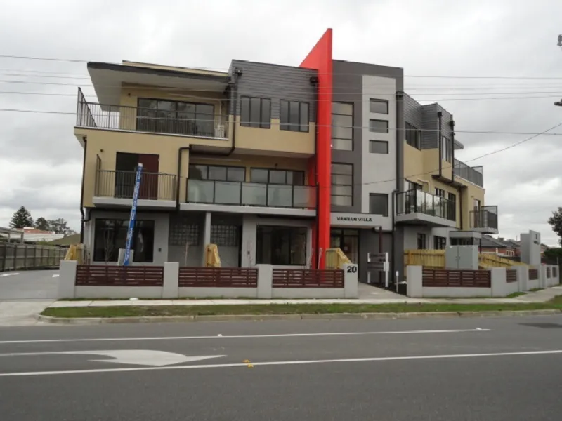 90* BALCONY VIEWS – Dandenong Central 