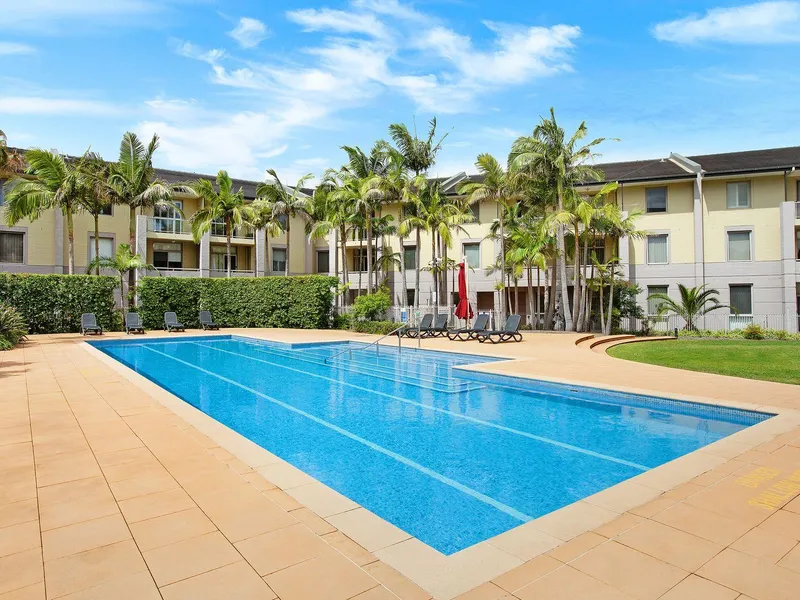 Sun-Filled, Spacious, Air Conditioned And Modern Three Bedroom Apartment With Access to Resort Style Facilities