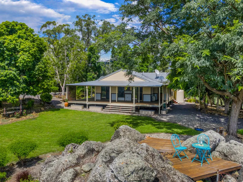 Hilltop Haven Commanding Sensational Views