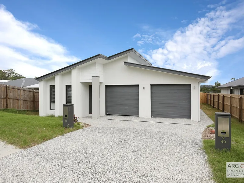 Near new Low maintenance living!