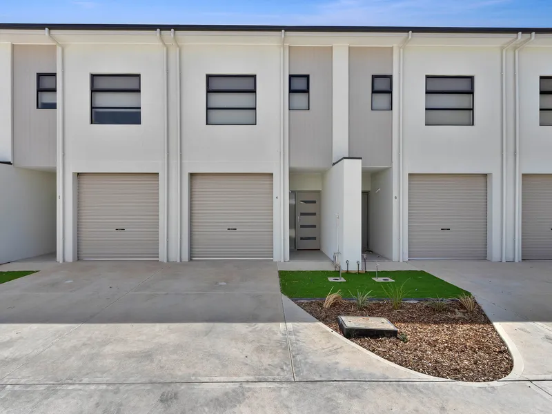 Brand new modern townhouse in great location!
