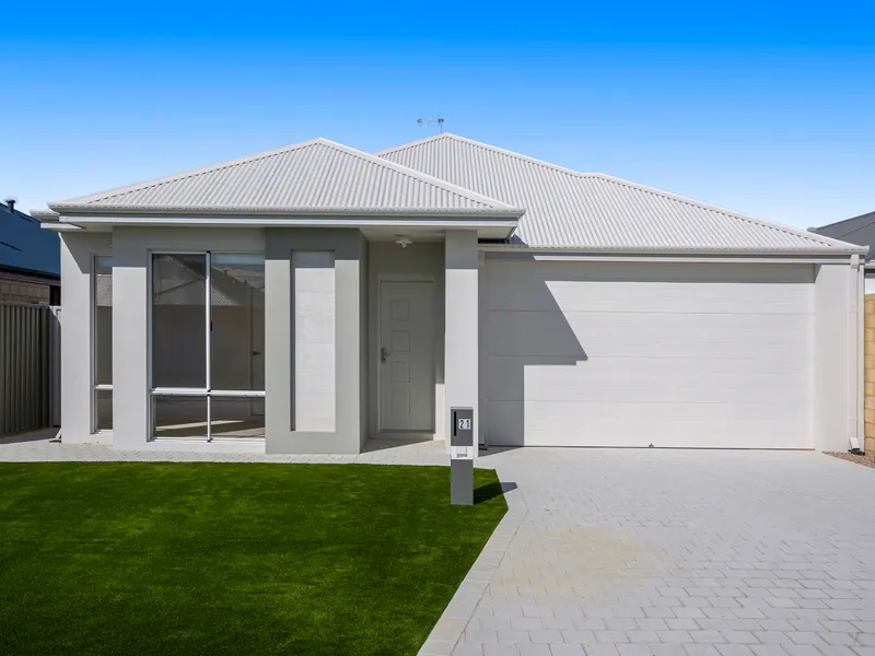 NEAR NEW MODERN FAMILY HOME IN THRIVING PIARA WATERS
