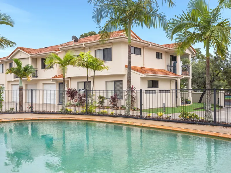 Spacious, Modern & Close to Passage