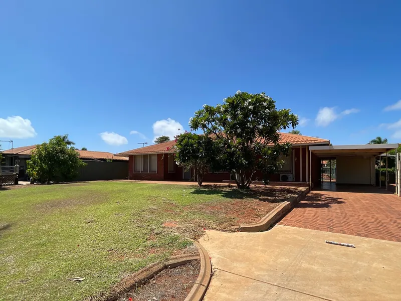 DAMPIER TREASURE WITH A POOL!