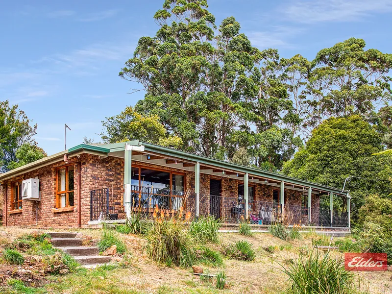RUSTIC CHARM AMONGST THE GUM TREES