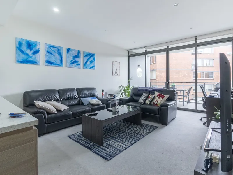 Modern Apartment in Ideal Location