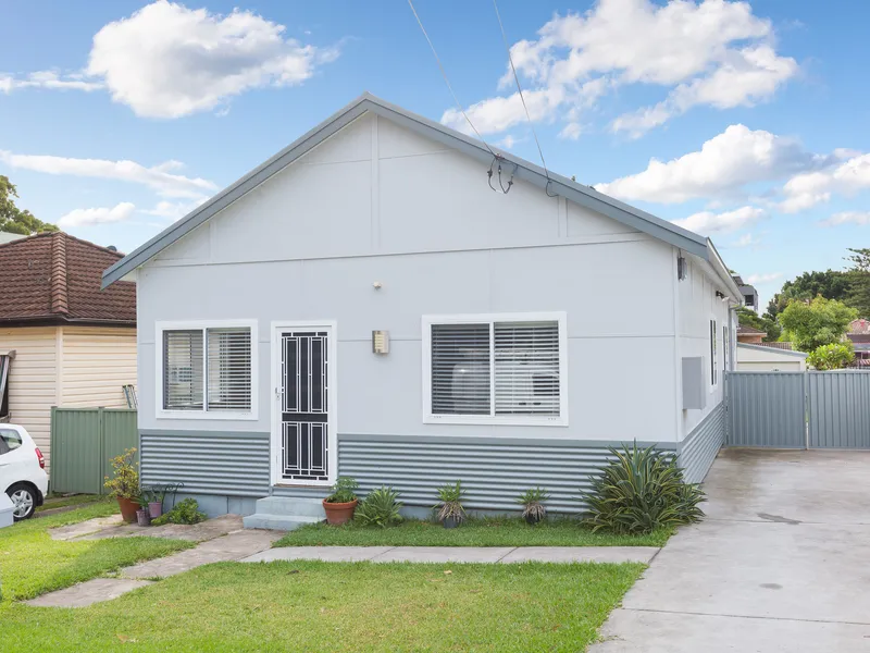 Holding Fee Paid - Neat & Tidy Home