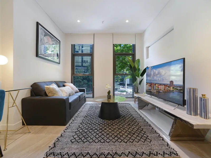 Luxury 1-Bedroom Apartment with Study in the Heart of Sydney