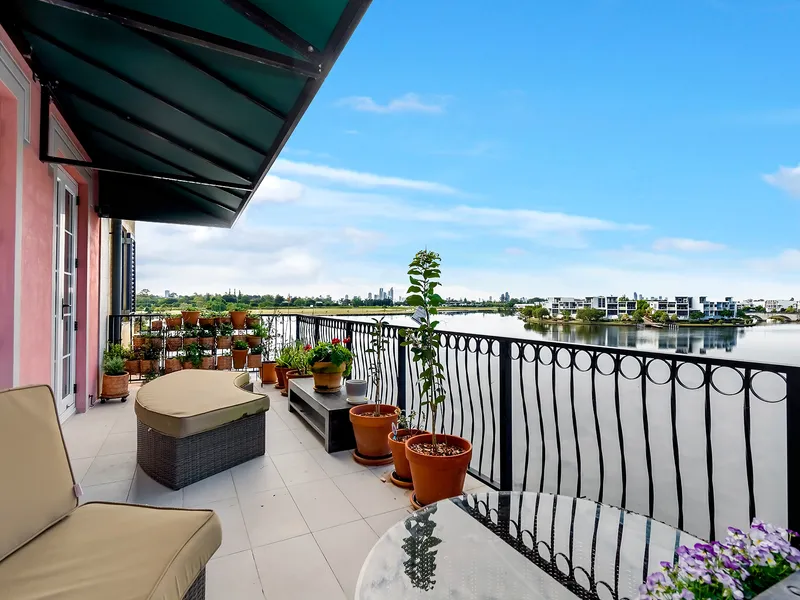 Sold By Emelie Karlsson