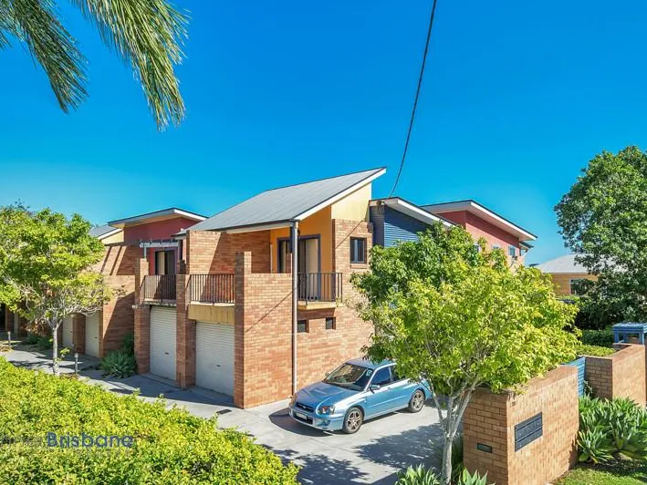 Great 2 Bedroom, 2 Level Townhouse!