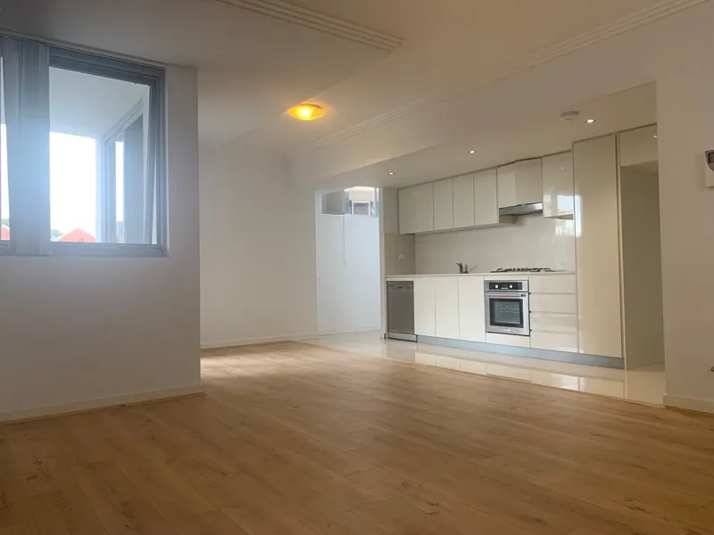 Spacious Two Bedroom|New Timber Flooring