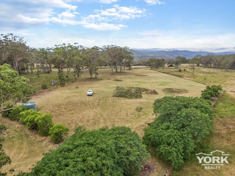 South East Range Views, Ideal Lifestyle Block, Ready for Horses!