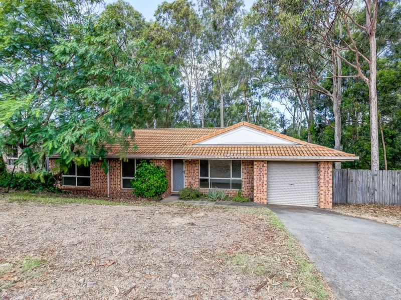 UNDER OFFER - Great Family Home Backing Onto Jamie Nicolson Park!