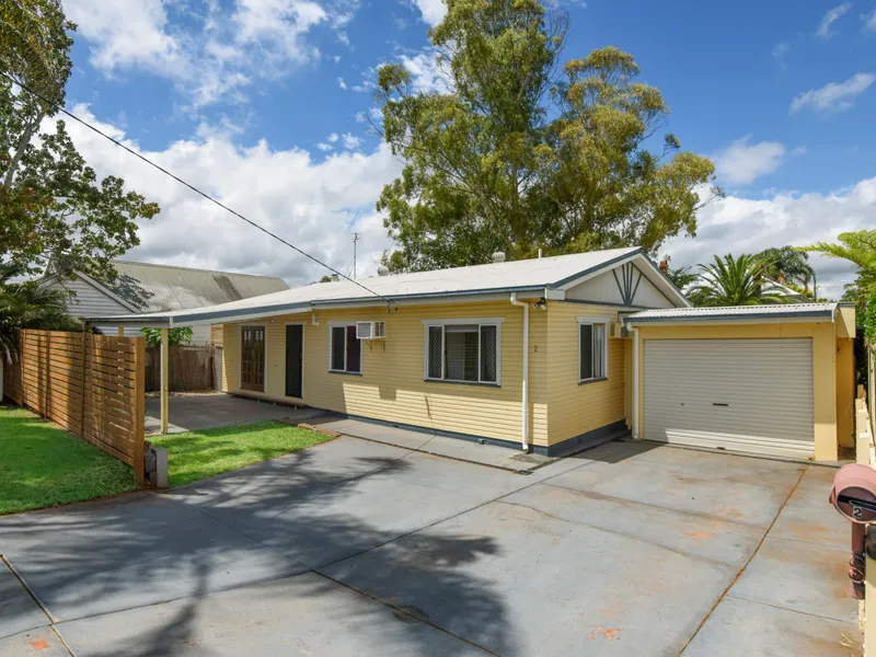 GREAT CHAMFER ON BRICK HOME, WITH A FULLY RENOVATED KITCHEN, BATHROOM & LAUNDRY