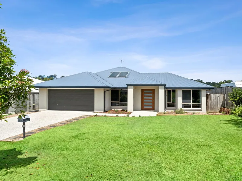 IMMACULATE 5 BEDROOM FAMILY HOME