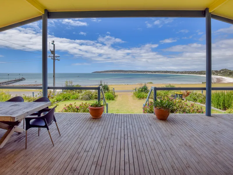 SUPERB SEASIDE LIVING AT THE LODGE!