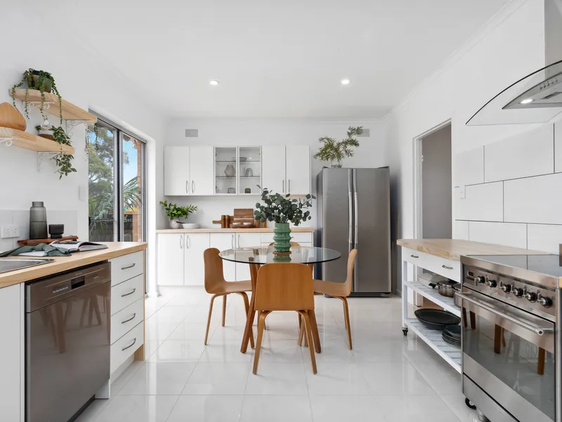 Sensational 4 bed home with fully finished rumpus and ocean views