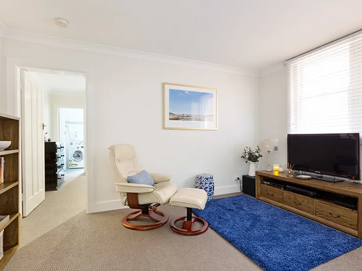 Boutique Art Deco Close to Everything!