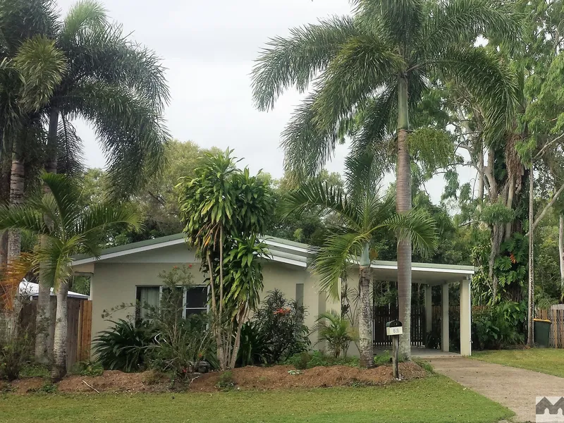 LOW MAINTENANCE HOME IN HOLLOWAYS