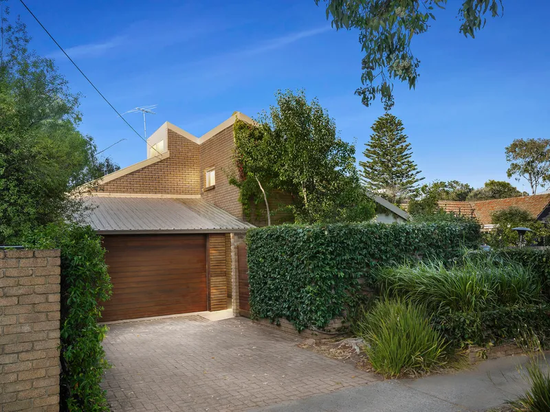 Timeless Contemporary Parkside Living