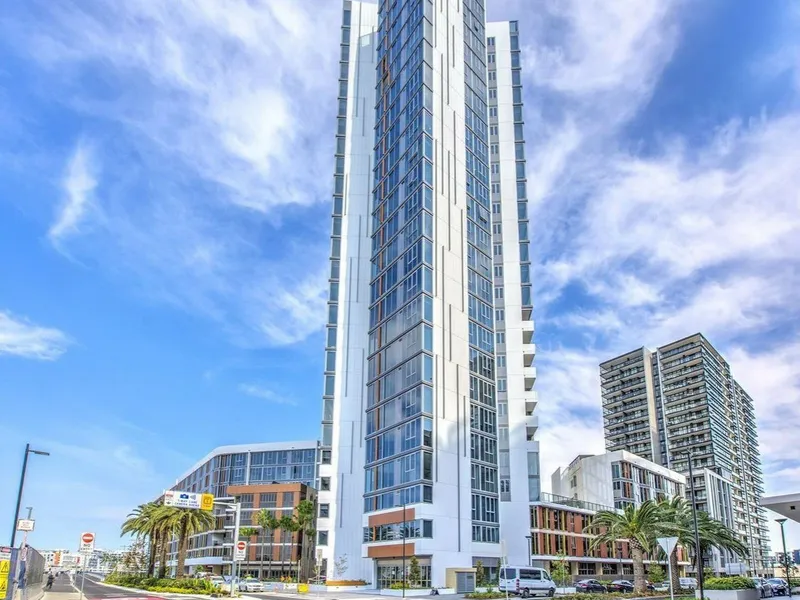 As New high level 2 bedroom with water view