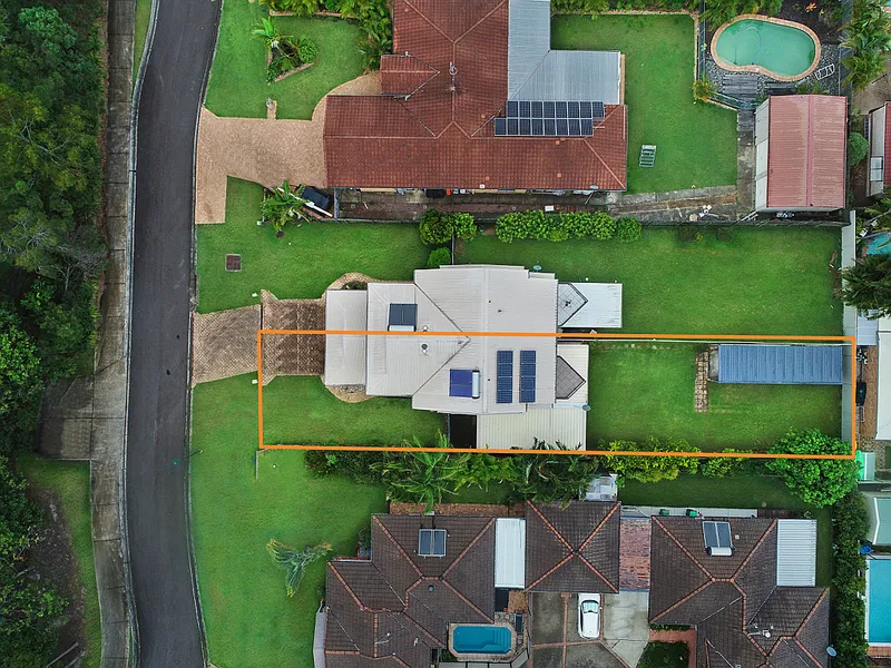 A Rare Duplex on 500m2 Block!