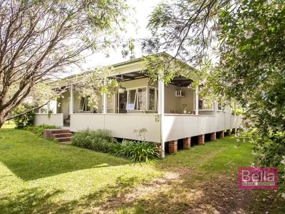 OLD BAWLEY BEACH HOUSE