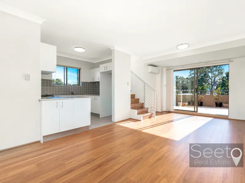 Freshly Painted, Split Level Apartment, Air Conditioning, Gas Cooking, Floorboards throughout, Only 350m To School