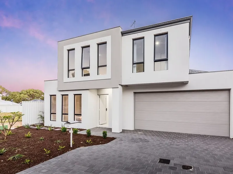 Contemporary Residence In Desirable Location