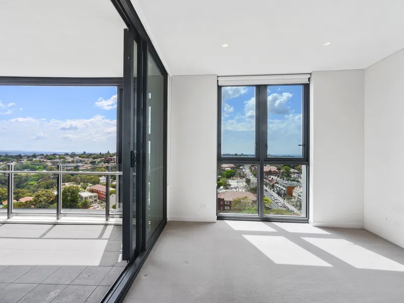 Grand Scale Luxury Living with Expansive Views