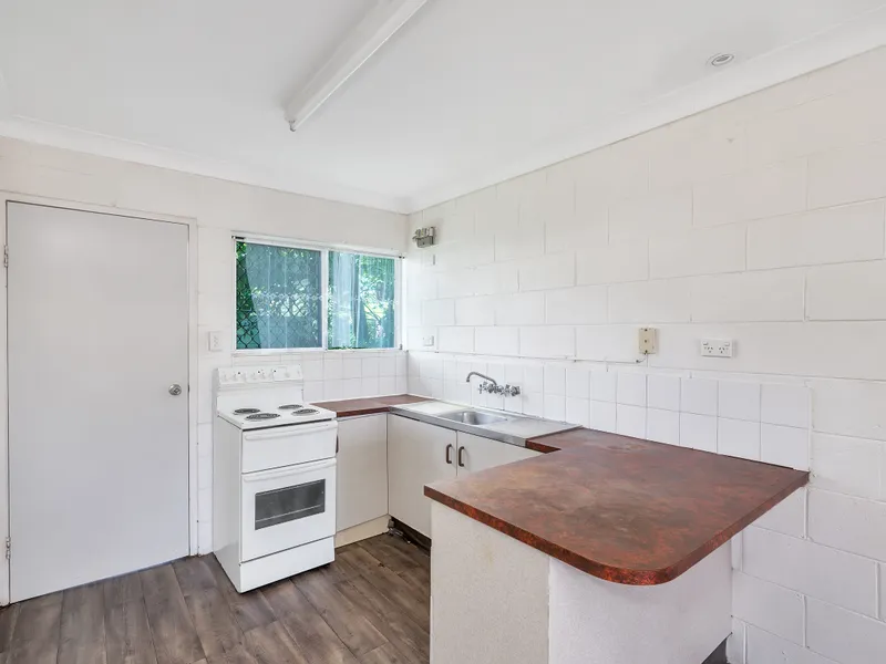 SOLID INVESTMENT PROPERTY, SO CLOSE TO THE CBD!