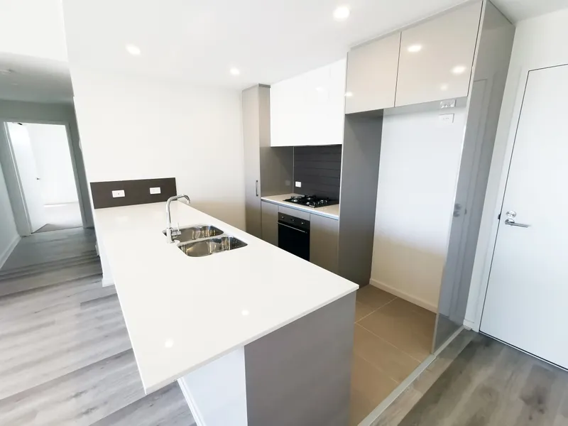 What live right next to the ocean? This is the one!