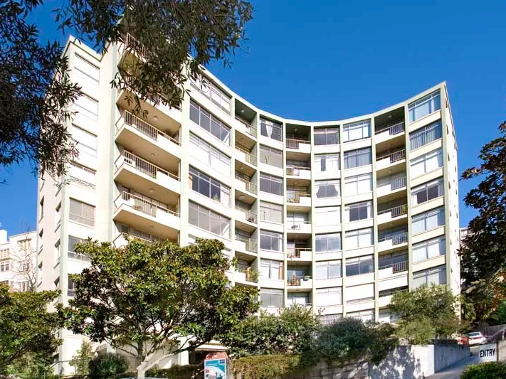 Bright And Sunny Apartment With Secure Carspace