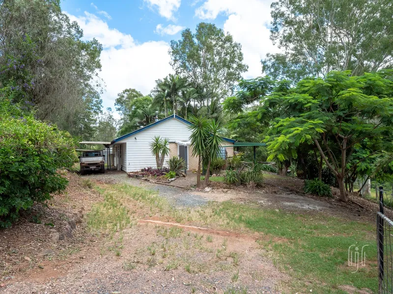 RUSTIC COTTAGE IN A RUSTIC SETTING