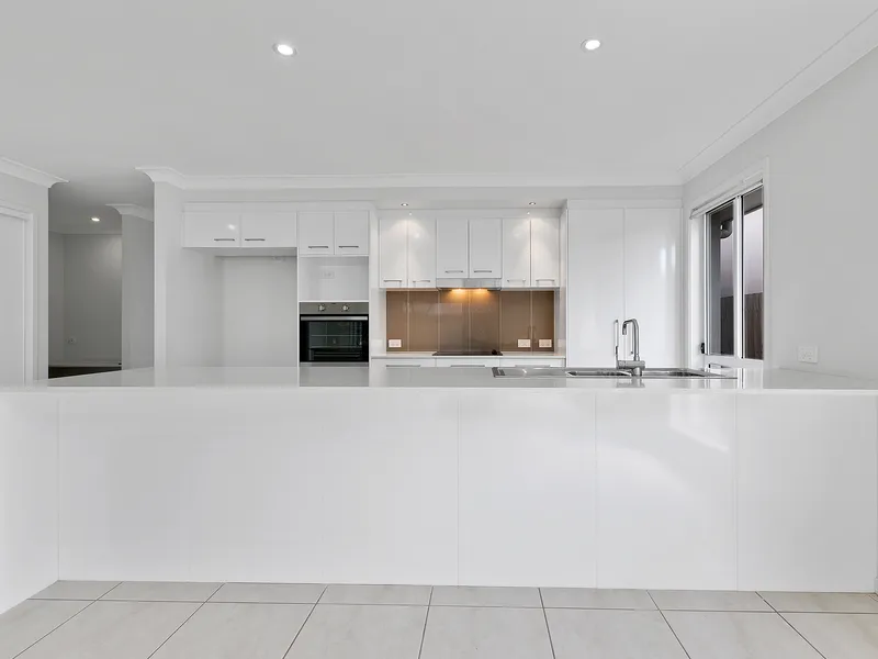 Large, Spacious and VACANT Family Home!