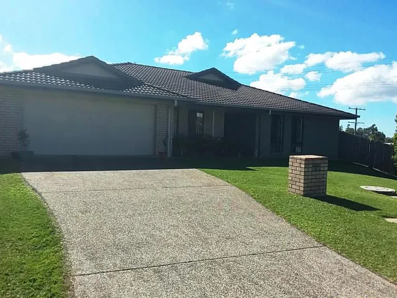 SPACIOUS 4 BEDROOM FAMILY HOME WITH OPEN KITCHEN LIVING DINING AND SEPARATE CARPETED FAMILY ROOM. VERY GOOD SIZE BEDROOMS. CLOSE TO SHOPS, SCHOOLS AND