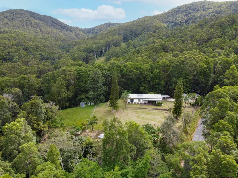 Hidden private retreat on 47 acres 