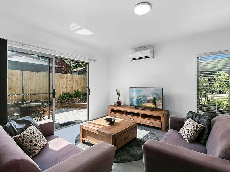 Stylish 2 Bedroom Ground floor unit