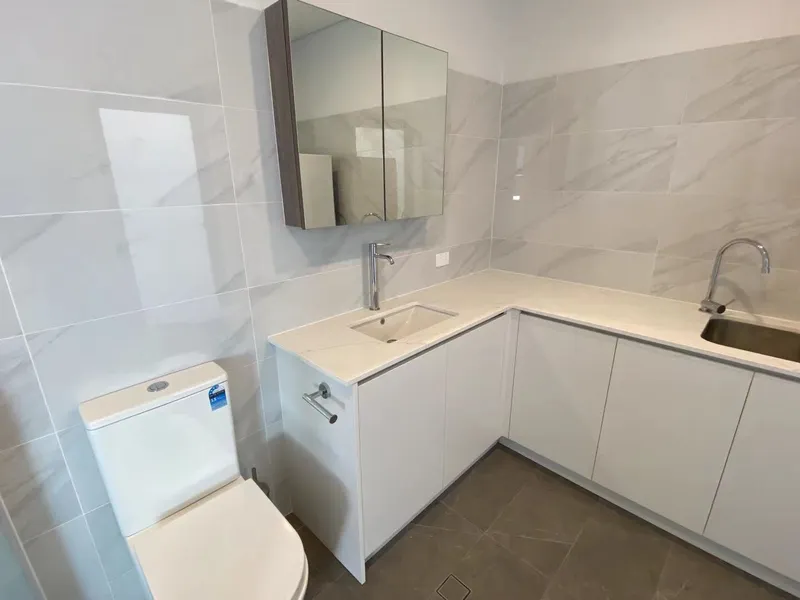 Located on the upper level of 2 stories brand new house. This apartment offers