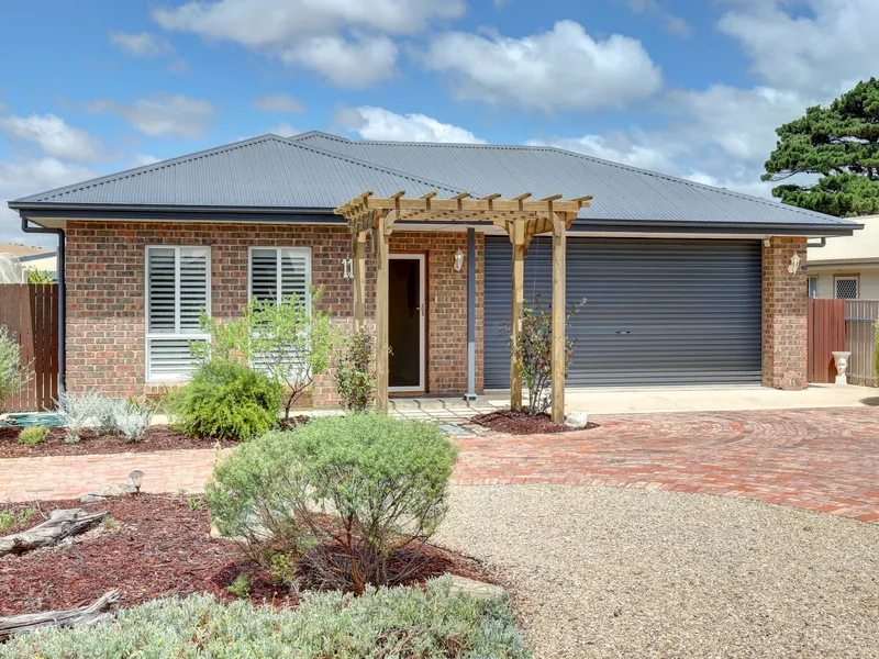 Comfortable coastal retreat 