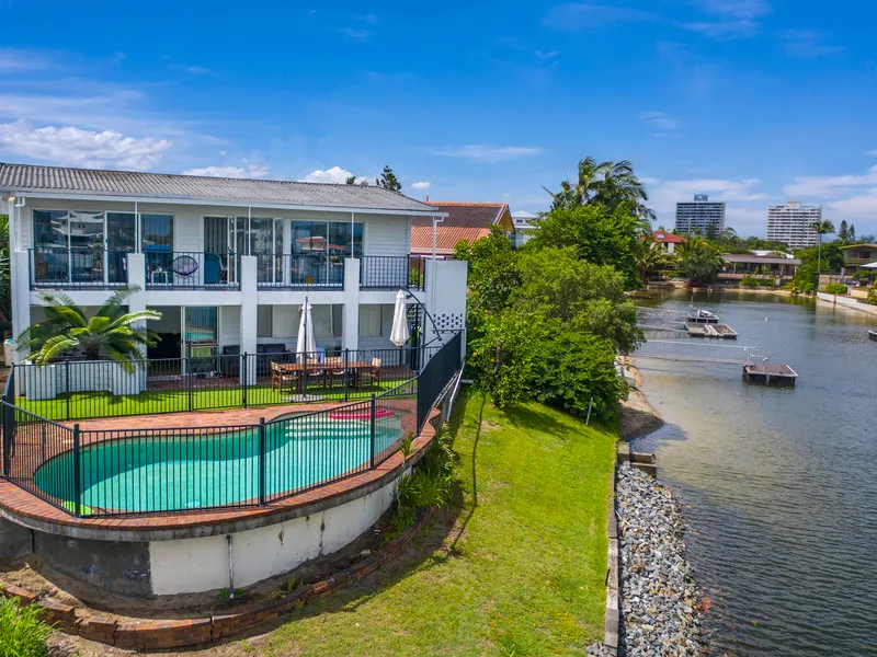 Exclusive Opportunity Available For the First Time In Years, Expansive Wide Water Views, Rare 32m* Water Frontage !