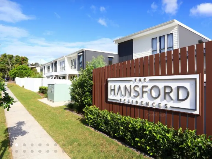 Near New Luxurious Townhouse Available Next Week