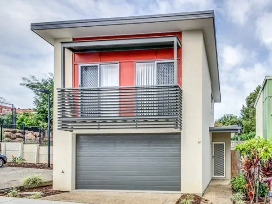 A Beautiful Townhouse Close To All Amenities